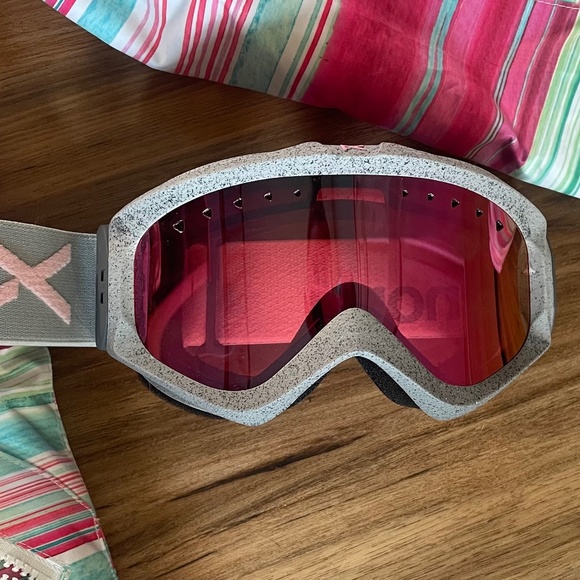 Burton Snowboard or Ski Complete Outfit - Picture 4 of 7